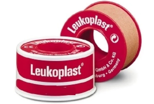 CEROTTO CHIRURGICO PERFORATO PER FISSAGGIO MEDICAZIONI IN ROCCHETTO LEUKOPLAST SUPPORTO VISCOSA COLOR PELLE MASSA ADESIVA CAUCCIU' OSSIDO DI ZINCO 1,25X500CM - Magnumfarma.it