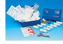 CASSETTA PRONTO SOCCORSO CARAVAN, PER L'AUTOMOBILE, IL CAMION E TUTTI GLI AUTOMEZZI. OBBLIGATORIA IN MOLTE NAZIONI EUROPEE CON CONTENUTO CONFORME ALLA NORMATIVA DIN 13164/B - Magnumfarma.it