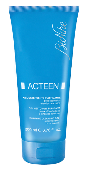 AKNET GEL DETERGENTE PURIFICANTE 200 ML - Magnumfarma.it